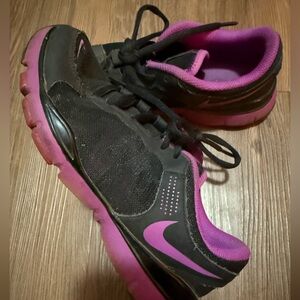 Womens Nike Athletic Shoes Size 6.5